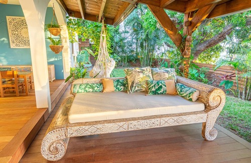 L'Etang-Sale Villa | Villa Esprit Nature with outdoor bathroom and heated pool