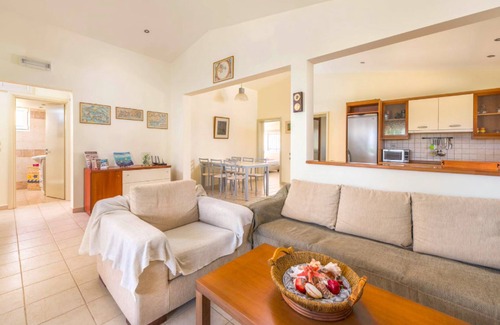 Gennadi Villa | Villa Euphoria