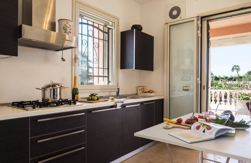 Sicily South Coast House | Villa Festosa holiday in Sicily 9 bedrooms 7 bathrooms Swimming pool.