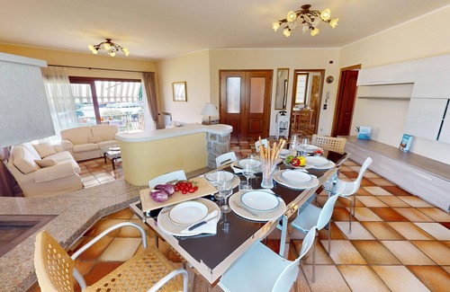 Raffa Villa | Villa Fiorita a Puegnago By Bookinggardalake