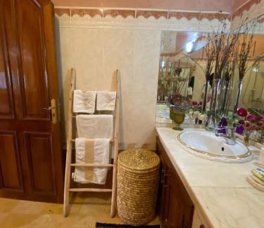 Menara Villa | Villa floor Espace ouvert