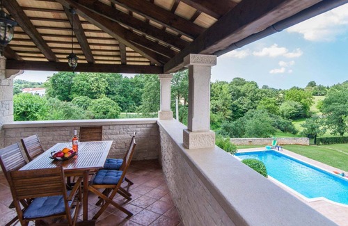 Kringa Cottage | Villa for up to 8 persons, with private garden and pool