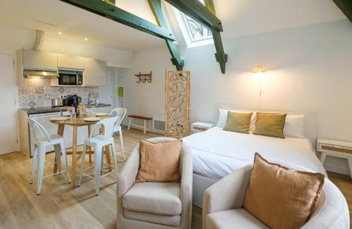 Quincy-Voisins Apartment | Villa Forestière Studio l'Olivier