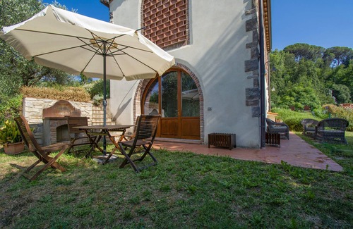 Palaia Villa | Villa Francia in Tuscany by Fantasia Villas