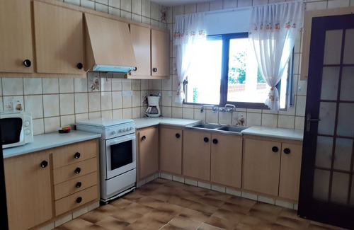 Vinaros Ski Chalet | VILLA FRONT SEA 30 M. FROM BEACH 8-9 PERS.