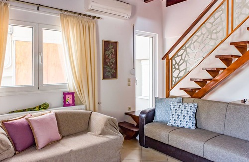 Galatas House | Villa Galatas -Two floor Villa with Private Garden