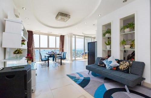 Vung Tau Villa | Villa Giáp biển 69 Trần Phú, Bãi trước