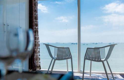 Vung Tau Villa | Villa Giáp biển 69 Trần Phú, Bãi trước