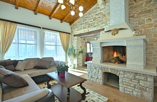 Valtura Villa | Villa Gina