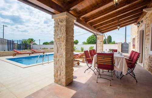 Valtura Villa | Villa Gina