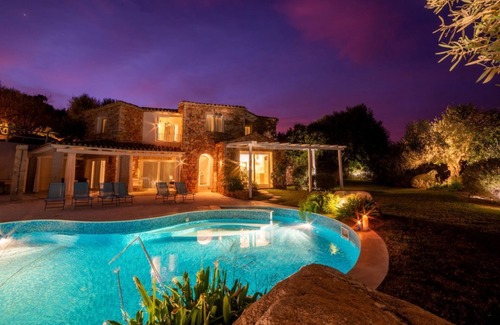 Castiadas Villa | VILLA GINESTRA with pool and private garden, just 500 meters from the sea