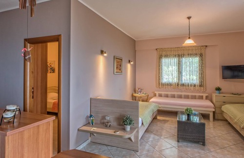 Preveza House | Villa Giovanni (Friendly,family,hospitable,mellow place)