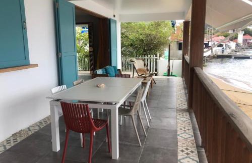 Terre-de-Haut Villa | Villa GRENADINE - CLIM & TERRASSE- Face MER Vue panoramique, les pieds dans l'eau - OFFRE SPECIALE - LES SAINTES