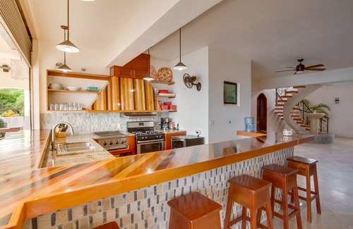 Placencia House | Villa Groovy Gecko, Awesome 5 bedroom ocean beach front villa with private chef