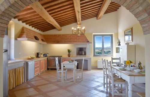 Guardistallo Villa | Villa Guardistallo by Fantasia Villas