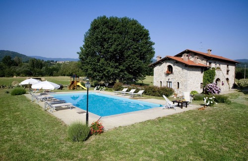 Porrena Villa | VILLA HOMES ARNO pool private use.