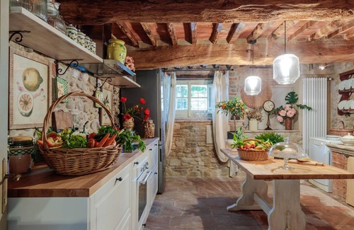 Lucca Villa | Villa Hugo in Lucca With 5 Bedrooms and 6 Bathrooms