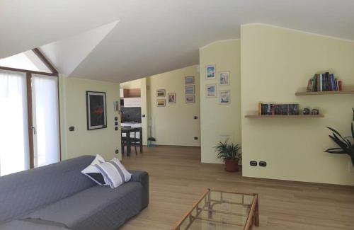 Locate Varesino Apartment | Villa " I Sette Pini "