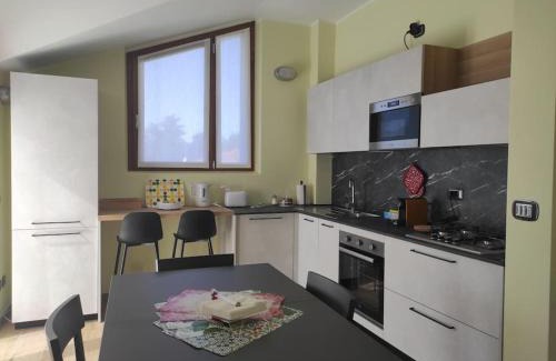 Locate Varesino Apartment | Villa " I Sette Pini "