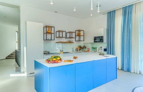 Zmijavci Villa | Villa Ikarus - fascinating luxury villa with outstanding extras for 10 people