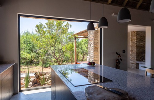 Hoedspruit Villa | Villa Impala: Luxury vacation home in South African bush