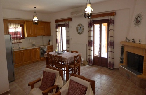 Axos Villa | Villa in Axos with Pool near Panormo Beach