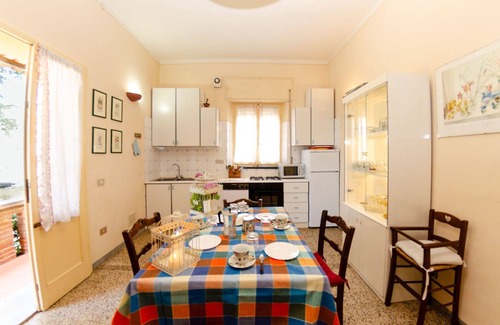 Cascine-La Croce Villa | Villa in Cascine-la Croce with 3 bedrooms sleeps 10