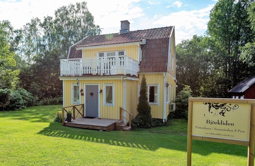 Odskolt House | Villa in Dalsland, family friendly, WIFI, close to nature, fireplace, 3 bedrooms, up to 6 people.