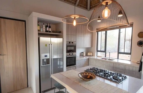 Hoedspruit House | Villa in Hoedspruit with private swimming pool