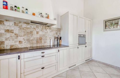Le Muy Villa | Villa in Le Muy with Private Pool & Forest