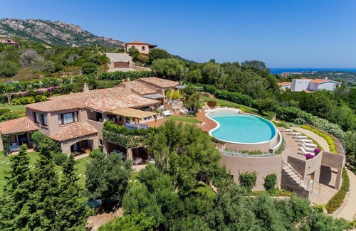 Pantogia Villa | Villa in Pantogia with 9 bedrooms sleeps 18