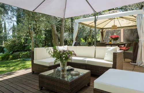 Oltrarno Villa | Villa in Private Estate,shared Pool,parking,3km to Ponte Vecchio
