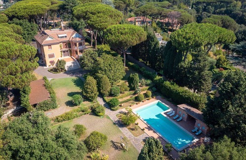 Camilluccia Villa | Villa in Rome with 6 bedrooms sleeps 12