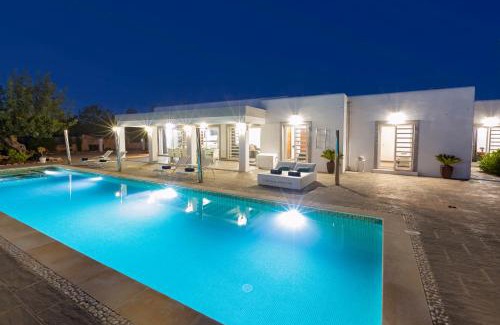 Sant Antoni de Portmany Villa | Villa in San Antonio sleeps 10