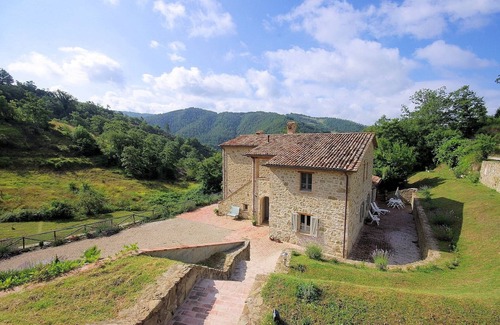 Camporeggiano Villa | Villa In Sioli, Between Umbertide And Gubbio.
