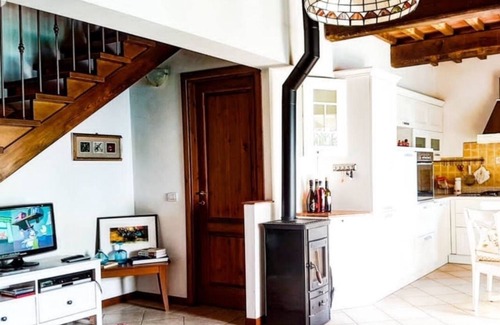 Uzzano Villa | villa in the green | street number 2