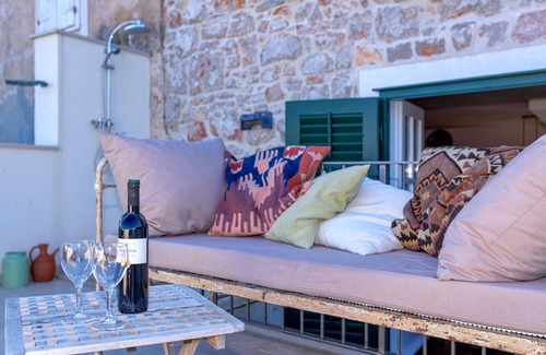 Island Hvar Villa | Villa In The Old Town,5 Mins To Town Beach, Parking Nearby