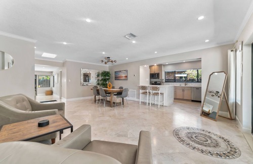 Wilton Manors Villa | Villa in Wilton Manors Heated Pool 10 min to beach