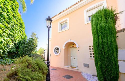 Alhaurin el Grande House | VILLA INTMA - GOLF - POOLS - near Mijas, Marbella, Fuengirola - Fully Equipped