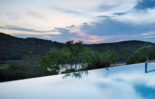 Sivota Villa | Villa Ioli- Beachfront Luxury Residence