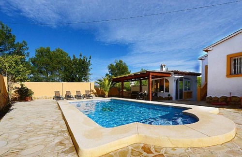Empedrola Villa | Villa Iris - Plusholidays