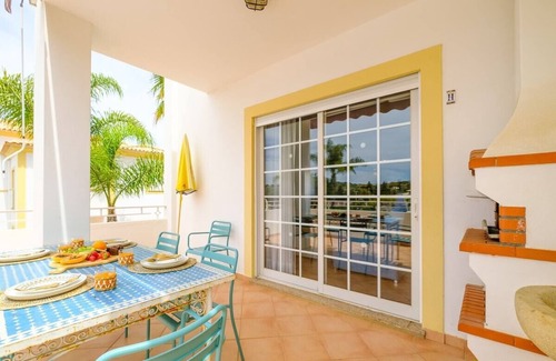 Urbanizacao dos Calicos Ski Chalet | Villa Isabella - FARM VILLAGE
