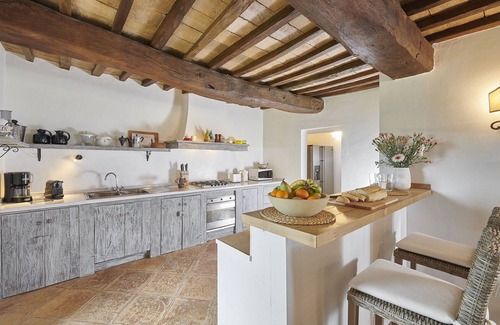 Montelovesco Villa | Villa in San Giovanni Del Pantano with 8 bedrooms sleeps 16