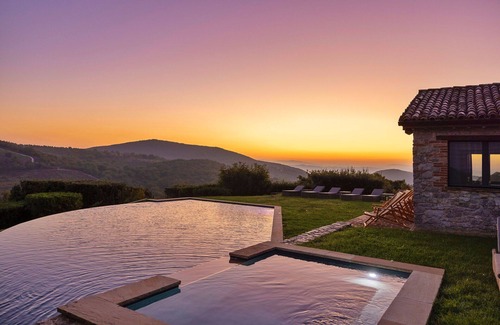 Montelovesco Villa | Villa in San Giovanni Del Pantano with 8 bedrooms sleeps 16