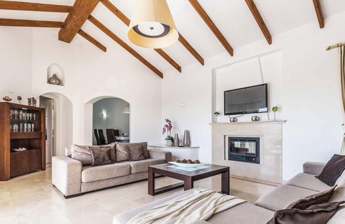 El Beal Villa | Villa Janubio 11 - Four Bedroom Villa, Sleeps 8