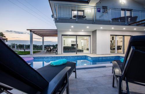 Buje Villa | Villa Jelena I 4-Sterne I Beheizter Pool I Privatsphäre I barrierefrei I Grill