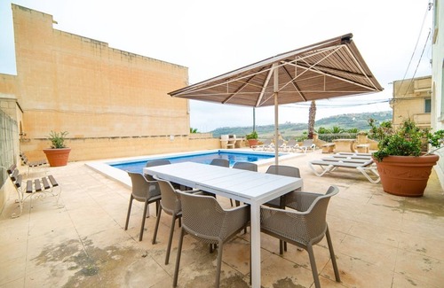 Ta' Għammar Villa | Villa Kannella Lussu - 4 Bedroom Villa - Beautiful Stone Pool Area