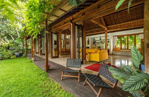 Kutuh Kaja Villa | Villa Kayu Ubud by OriVista