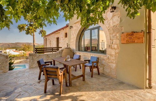 Makhairoi Villa | Villa Kirke with private swimming pool