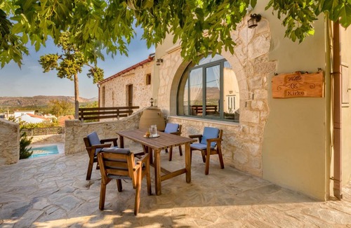 Makhairoi Villa | Villa Kirke with private swimming pool